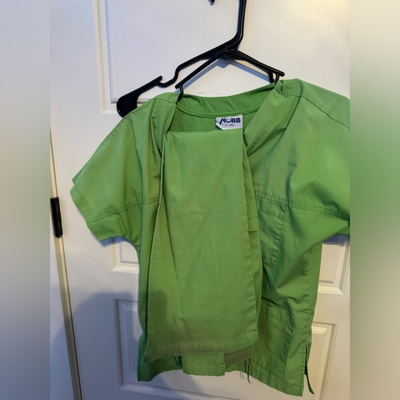 Scrubs from mobb and FUNDAMENTALS - Picture 2 of 12